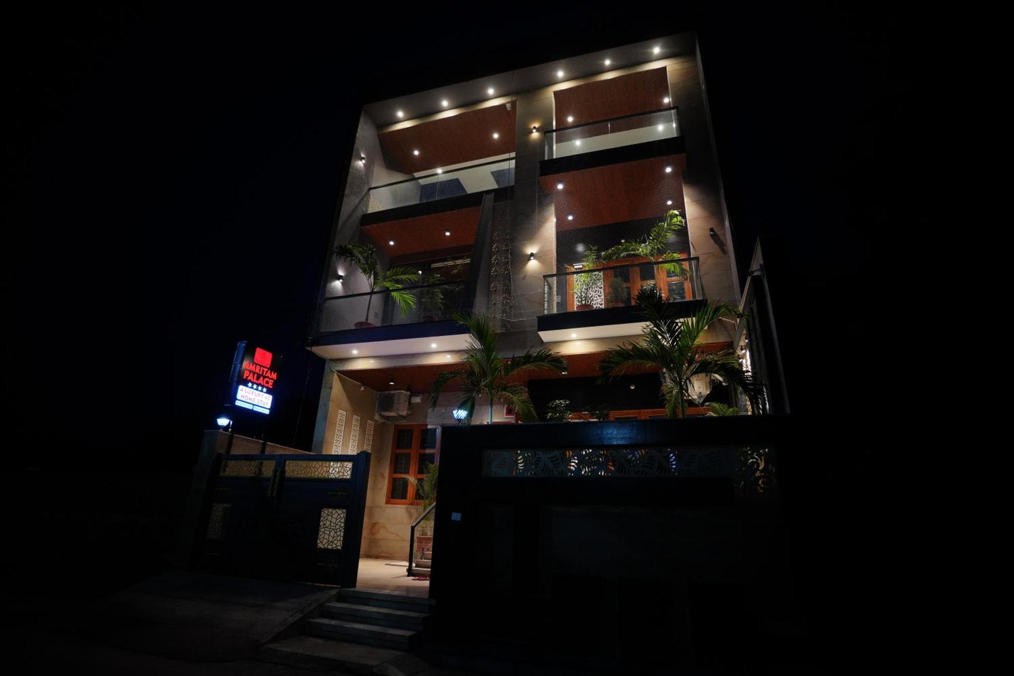 Amritam Palace A Luxury Ac Home Stay Ringas Exteriör bild