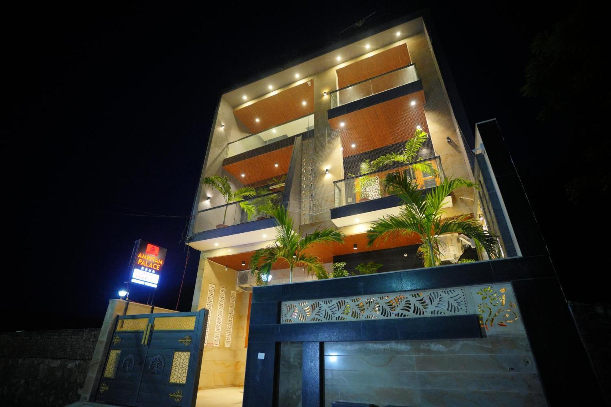 Amritam Palace A Luxury Ac Home Stay Ringas Exteriör bild