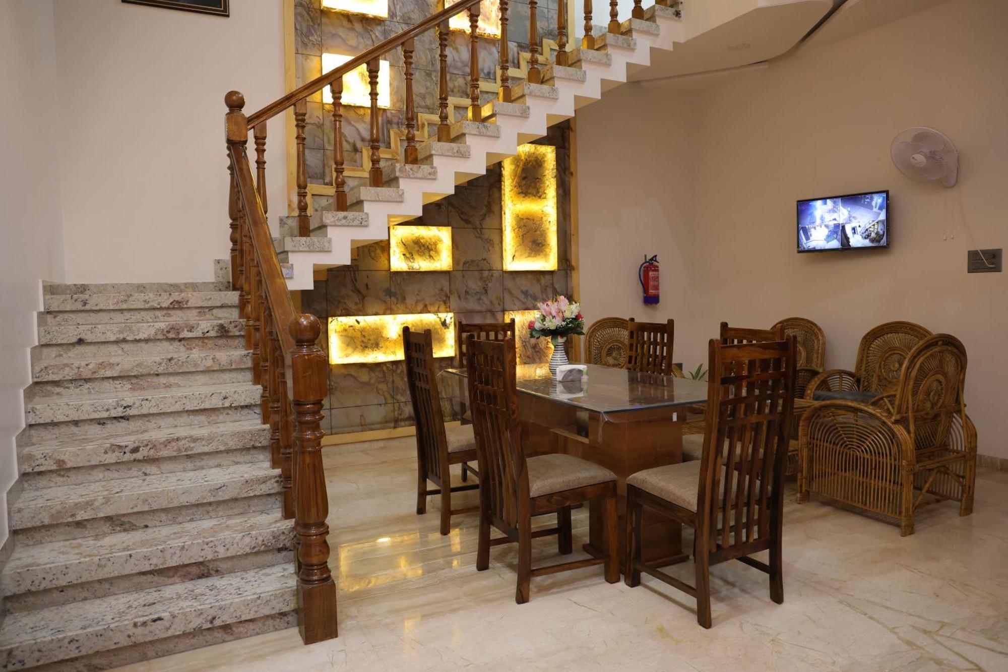 Amritam Palace A Luxury Ac Home Stay Ringas Exteriör bild