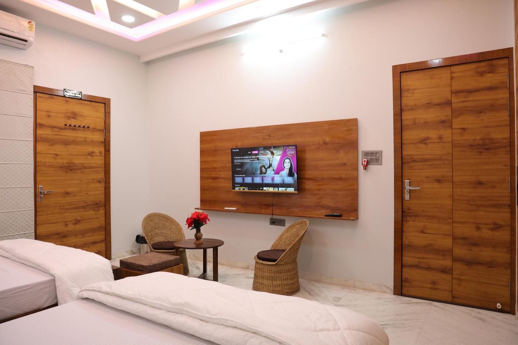 Amritam Palace A Luxury Ac Home Stay Ringas Exteriör bild
