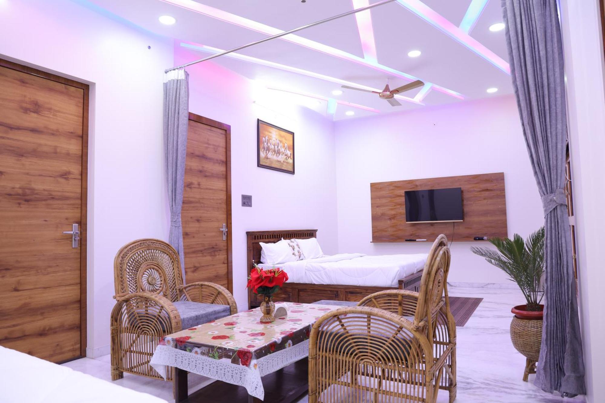 Amritam Palace A Luxury Ac Home Stay Ringas Exteriör bild