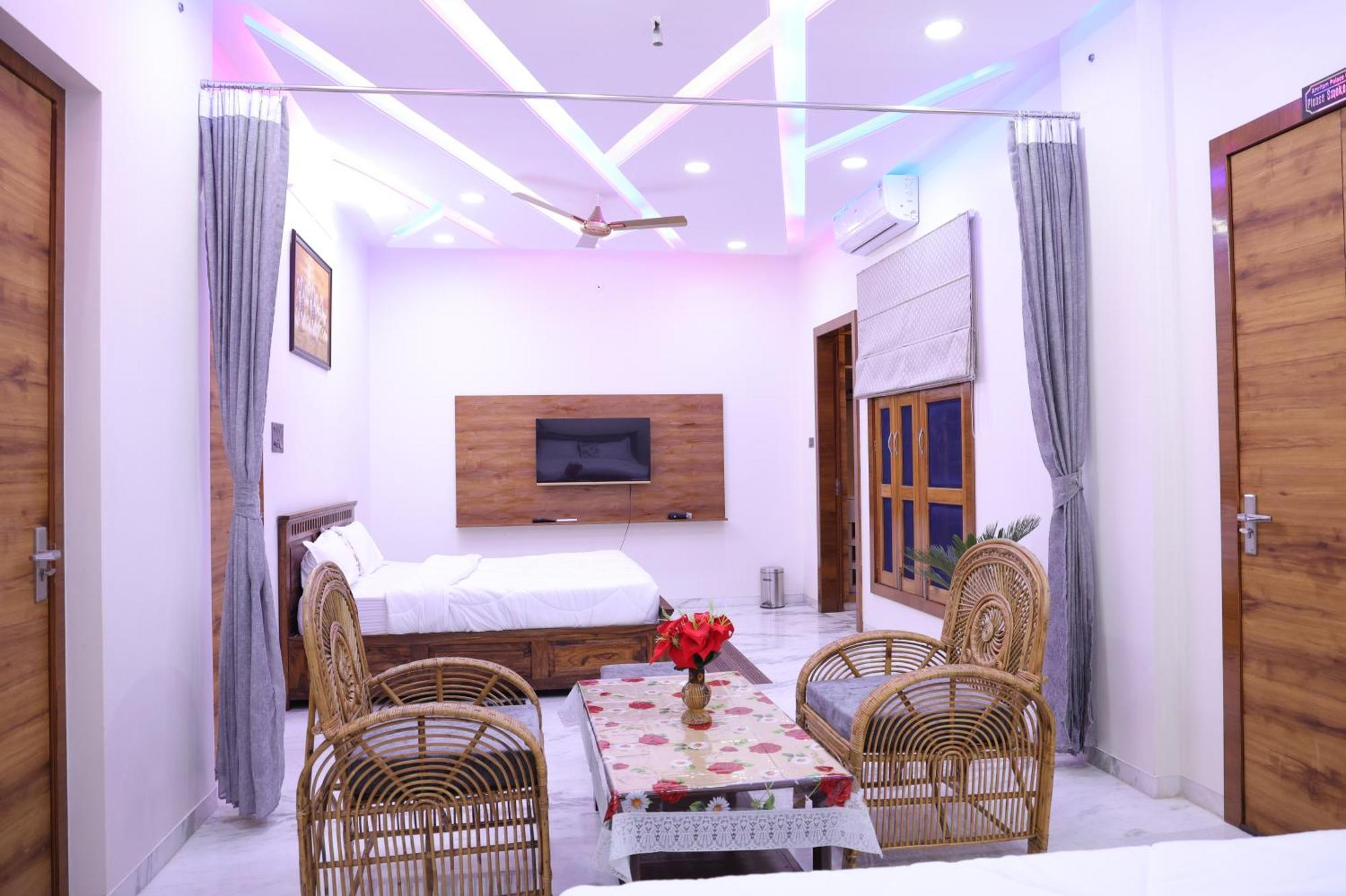 Amritam Palace A Luxury Ac Home Stay Ringas Exteriör bild