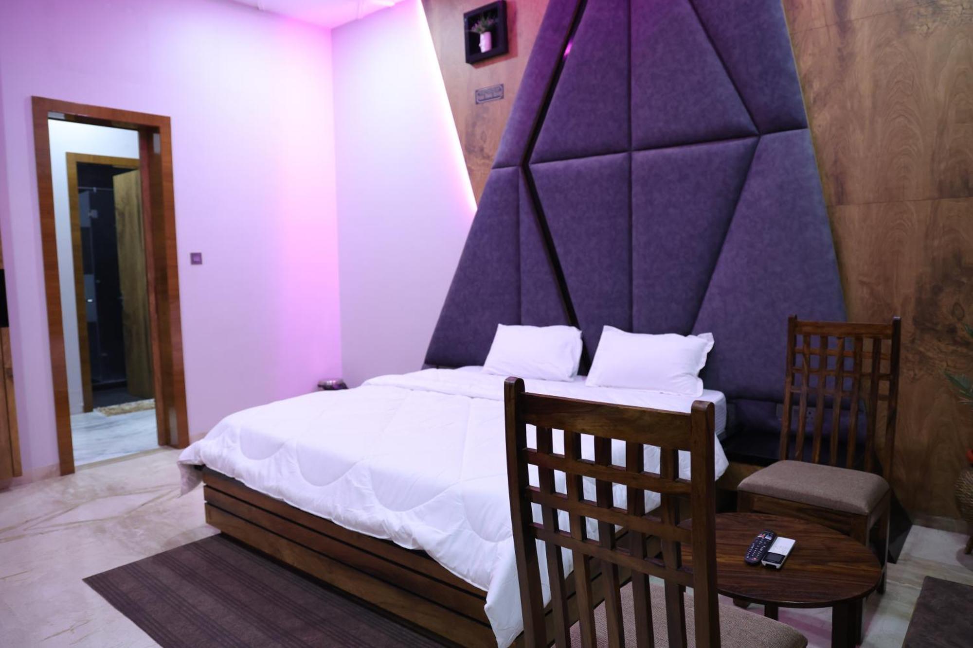 Amritam Palace A Luxury Ac Home Stay Ringas Exteriör bild