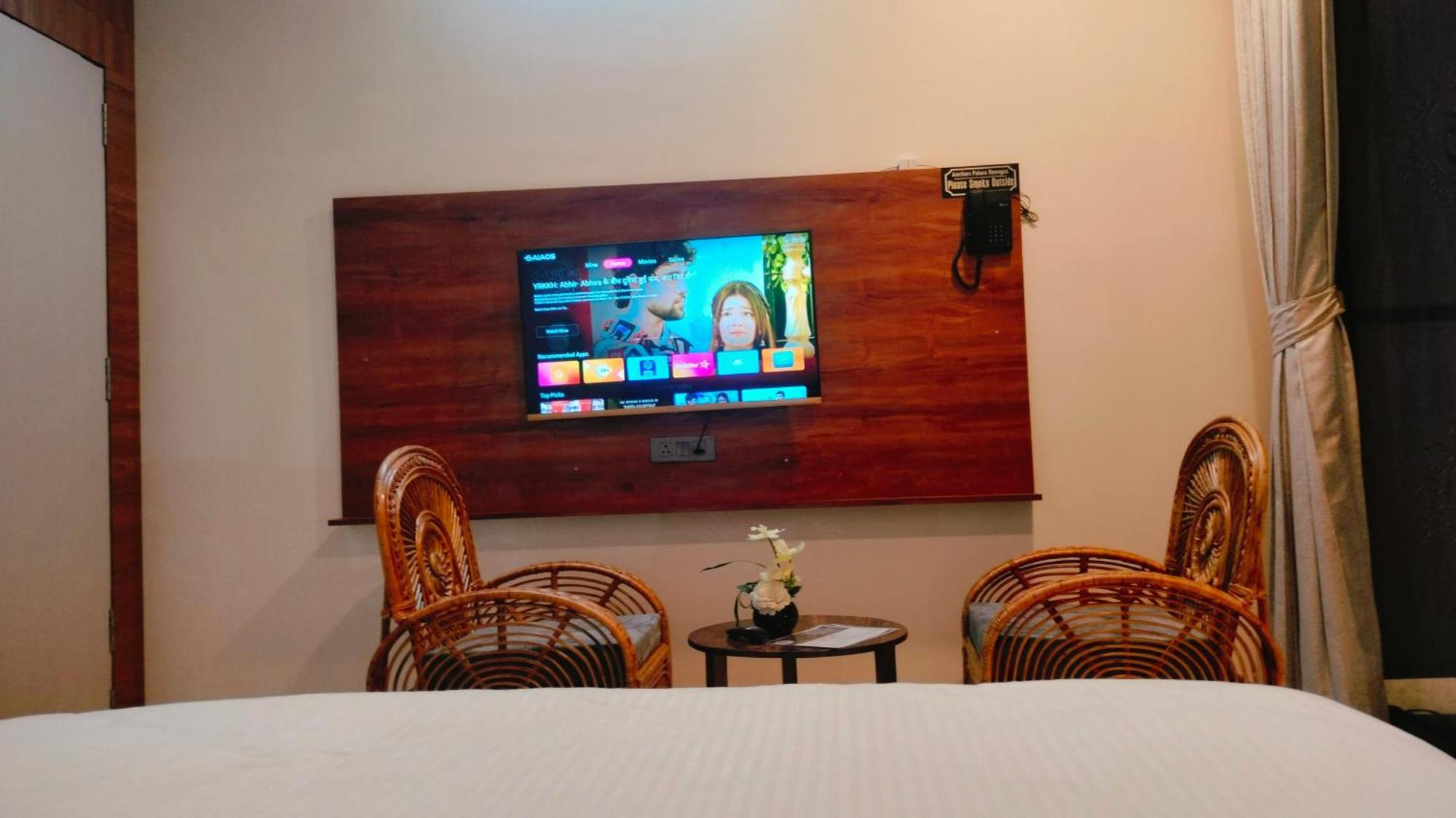 Amritam Palace A Luxury Ac Home Stay Ringas Exteriör bild